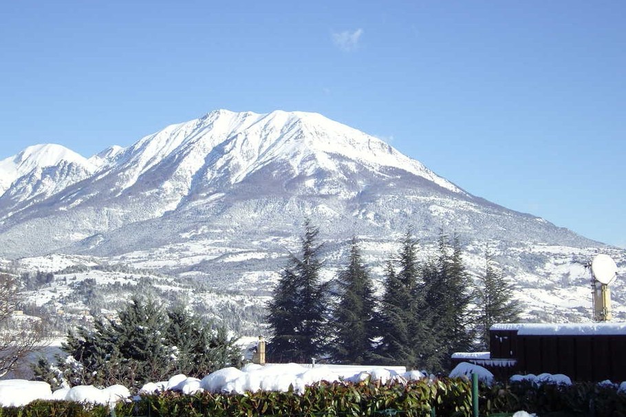la montagne enneigée