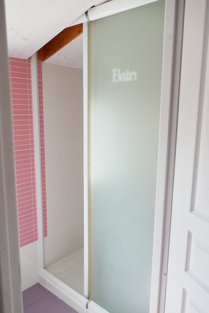 Salle d'eau attenante