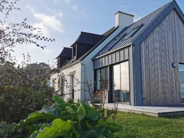 Extérieur de la maison mitoyenne sans vis à vis avec le propriétaire