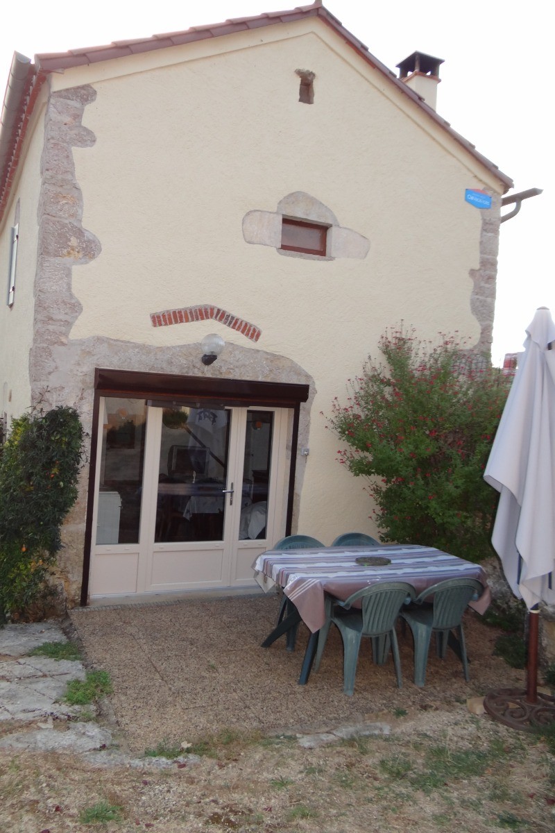 Terrasse GITE LE FOURNIL BERGANTY LOT 46