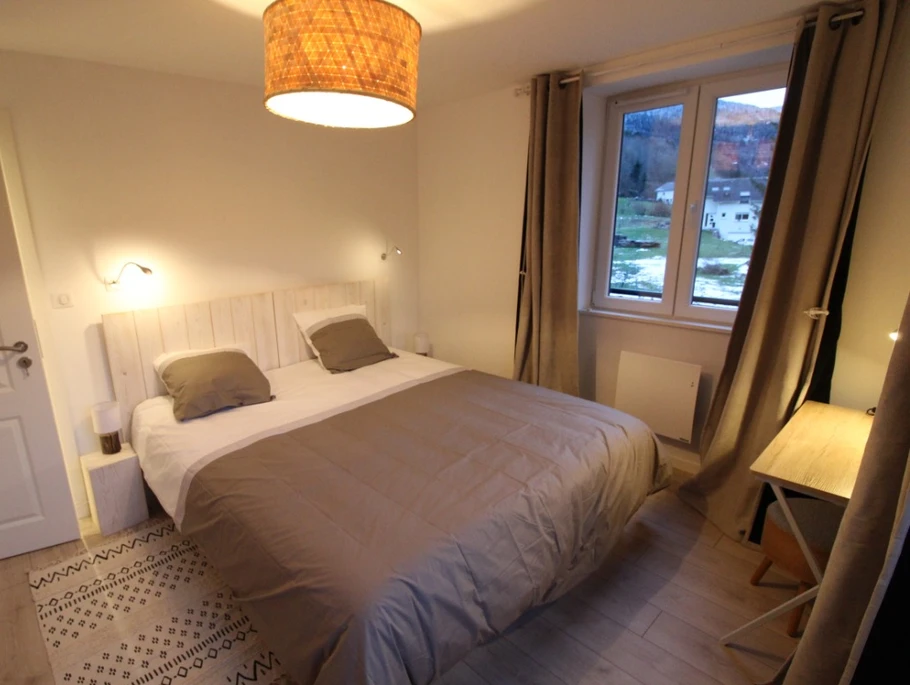Bedroom 2, bed 180 - Au Gite des Mazes