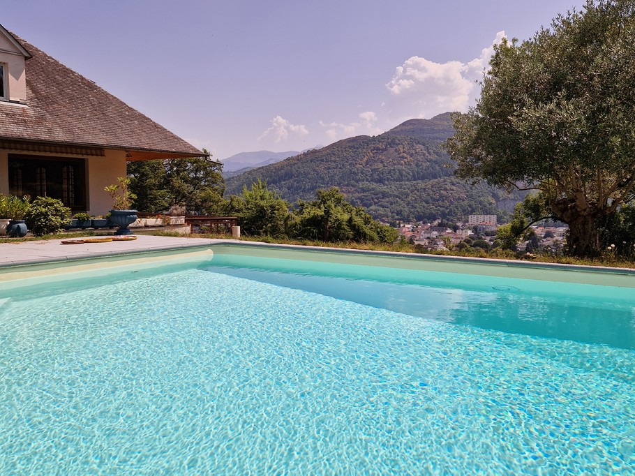 Piscine mise à disposition en été