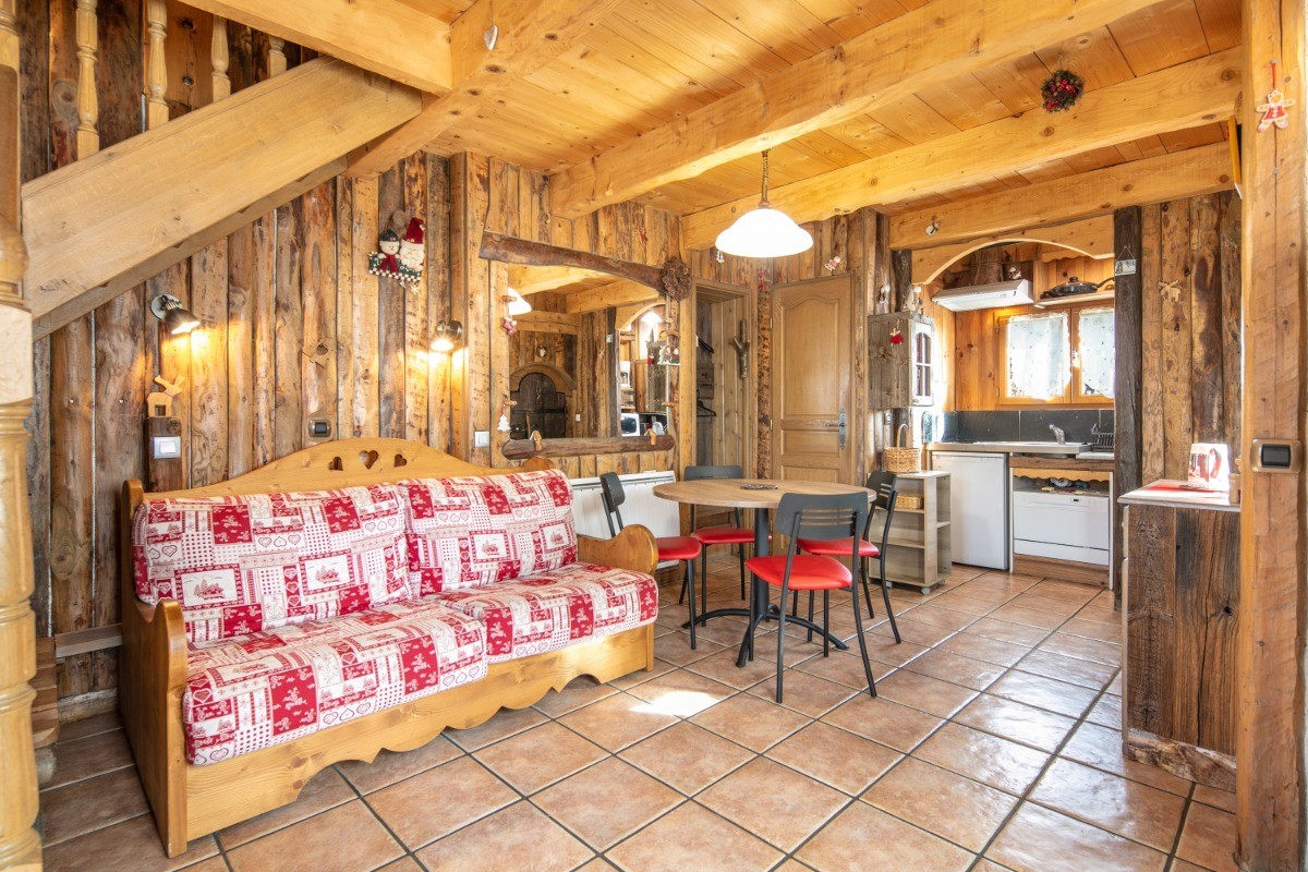 séjour- coin repas -kitchenette