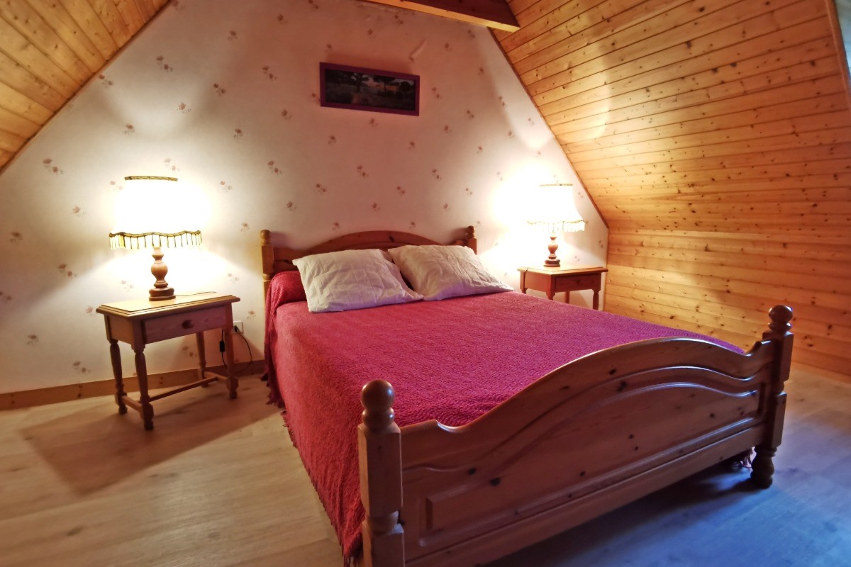 Etage: chambre 2 avec lit 140