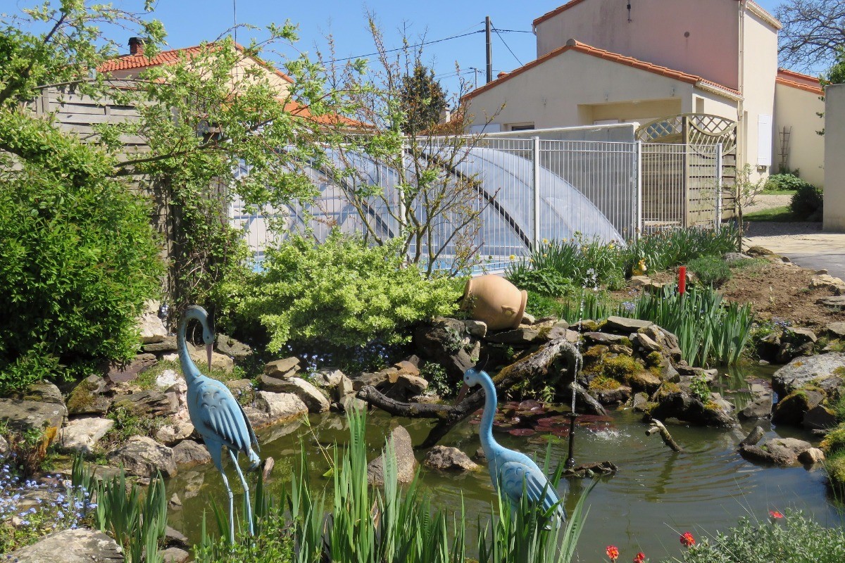 Piscine et Gites, côté jardin