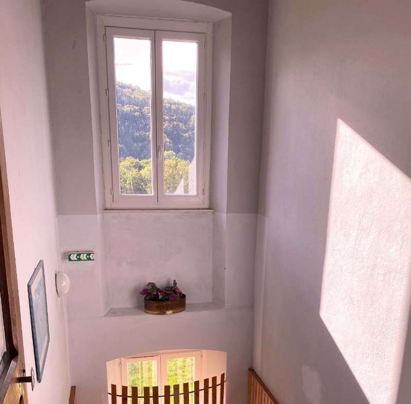 Escalier, accès chambres, gite de groupe la Source, Plainfaing