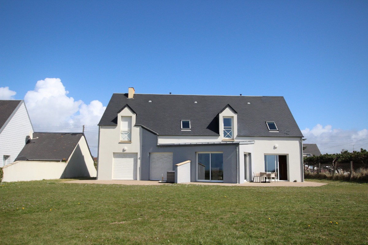 le gite se situe dans la partie droite de la photo