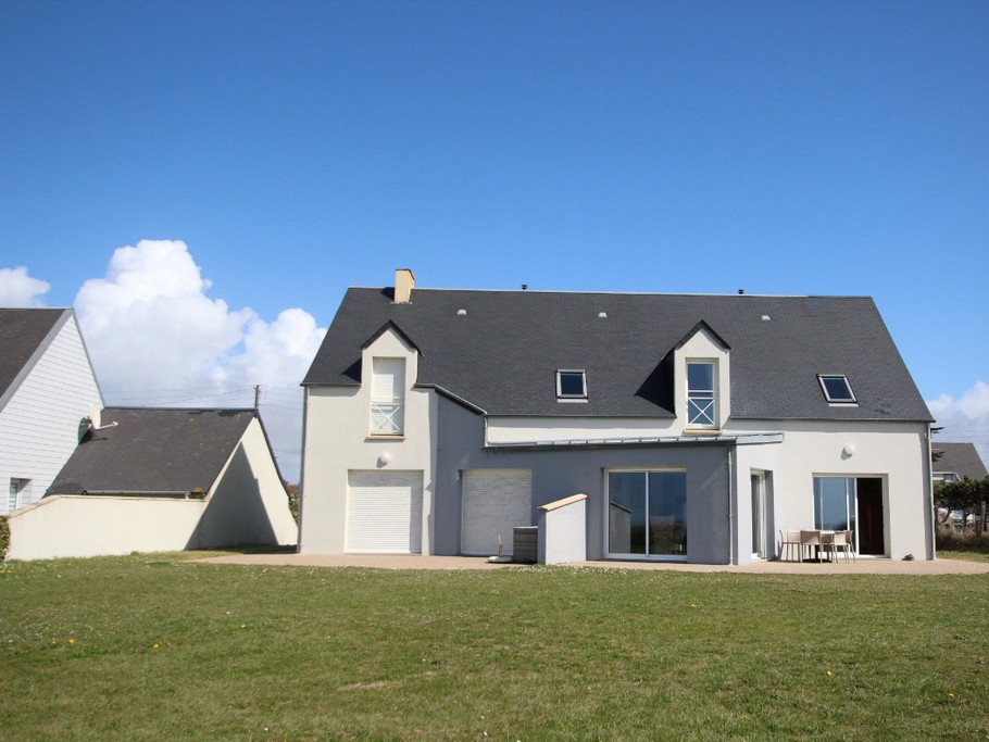 le gite se situe dans la partie droite de la photo