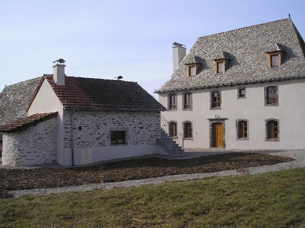 ARPAJON SUR CERE GITE DES BOULEAUX EXTERIEURS