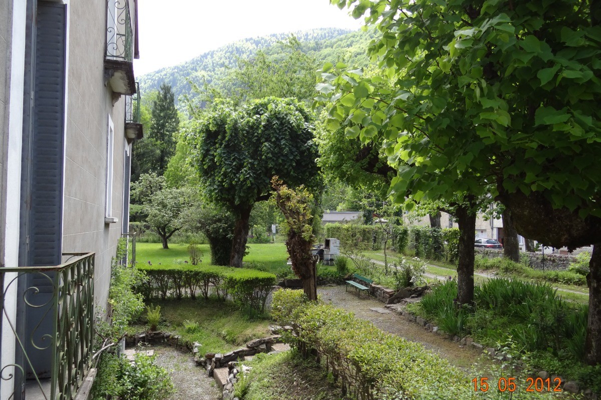 Jardin avec terrain de pétanque