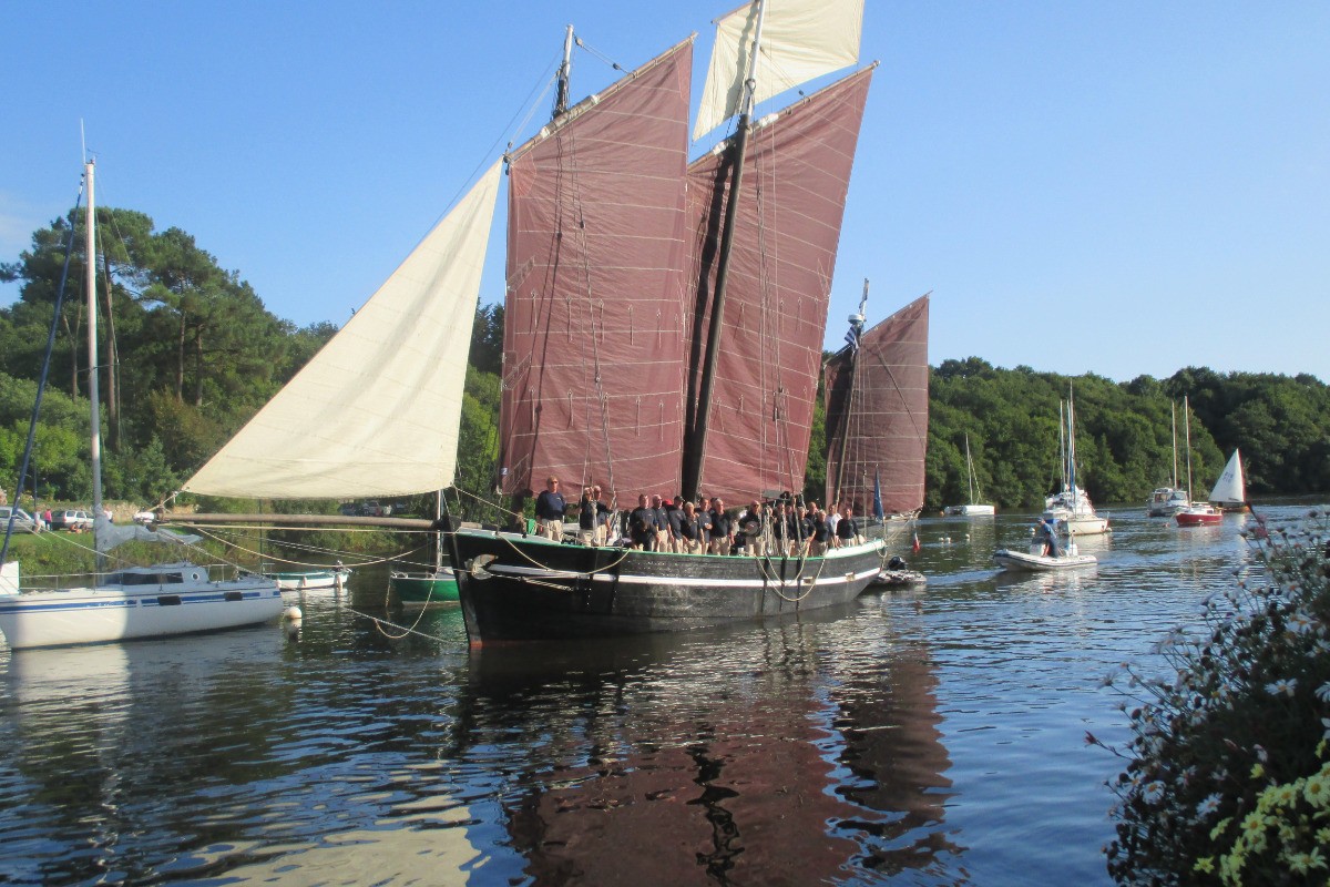 Le bateau "la Belle Angèle" à Pont-Aven