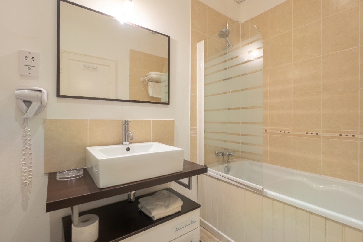 Salle de bains - Inter communicante Chambre N°1