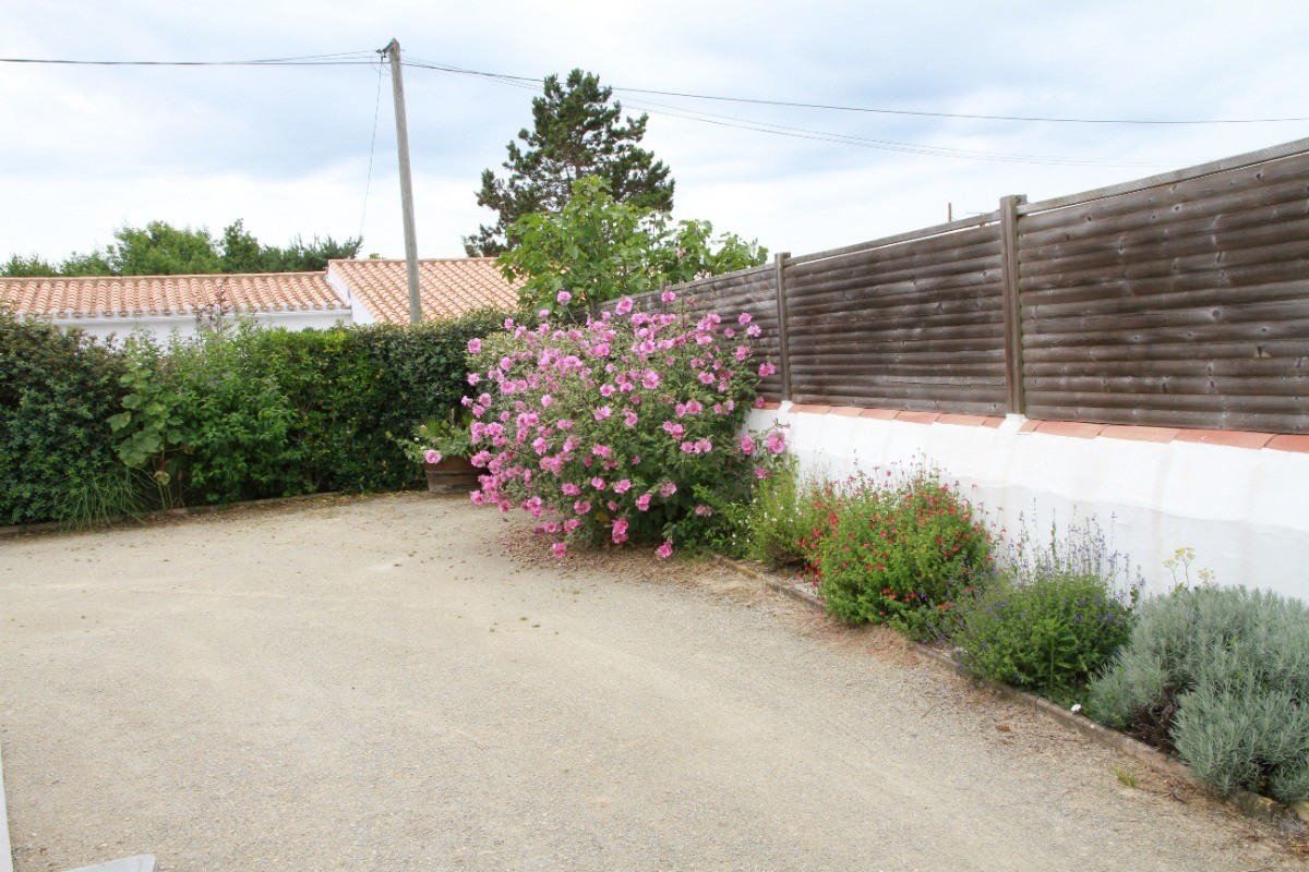 entrée dans la cour de la location