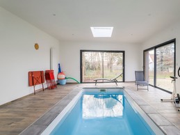 Profitez de la piscine intérieure chauffée en toute saison.Maison Les Coquelicots de Picardie - Méricourt l'Abbé - Hauts de France