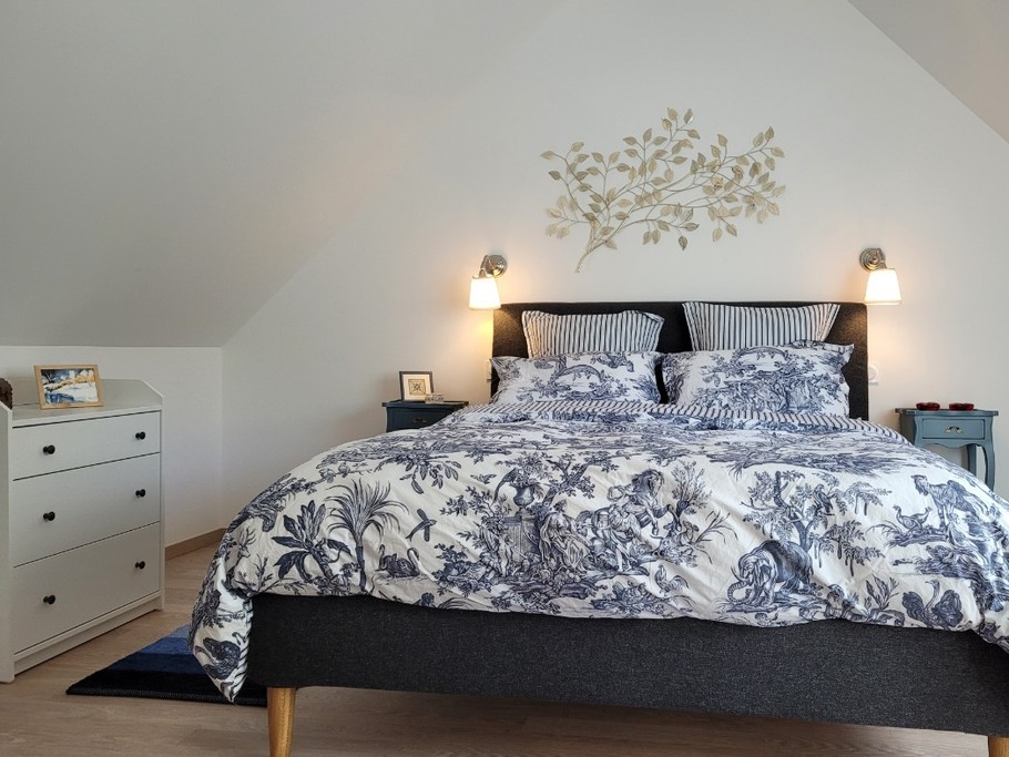 GALLET-SERRA location de vacances, Lanrodec, Clévacances, la chambre de l'étage lit 160