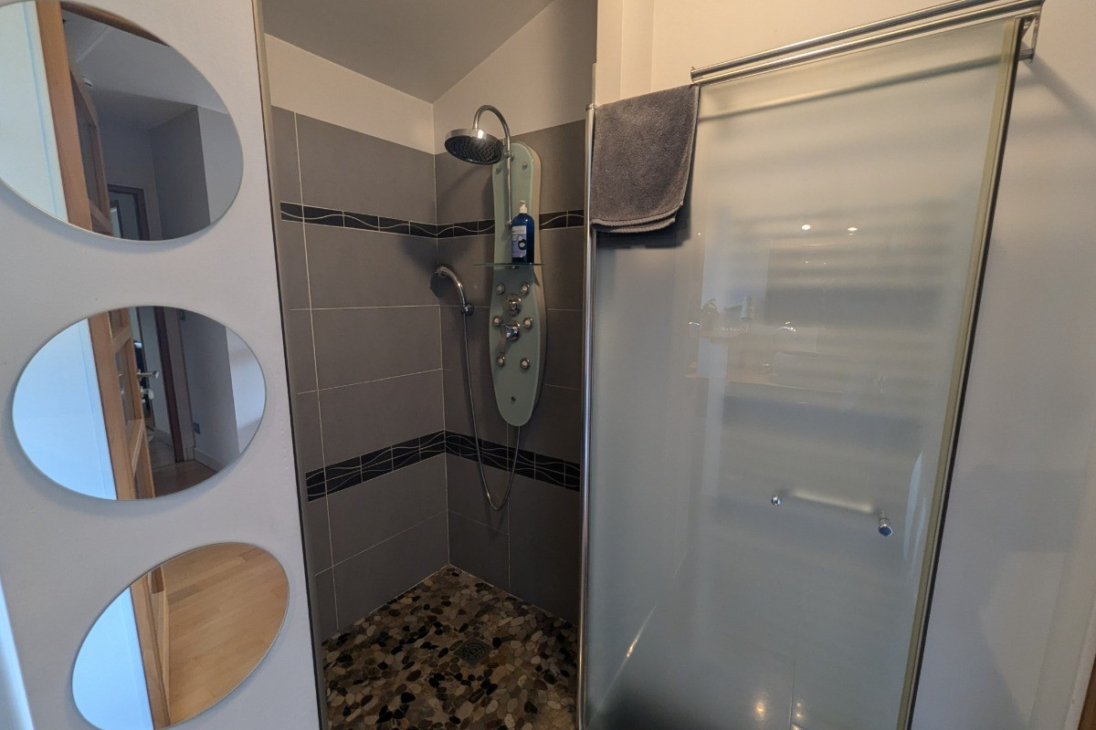 Salle d'eau de la Chambre Evasion