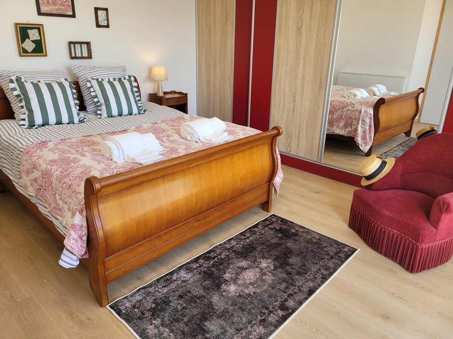 Le Cain, location de vacances, Clévacances, chambre RDC lit 160 RDC