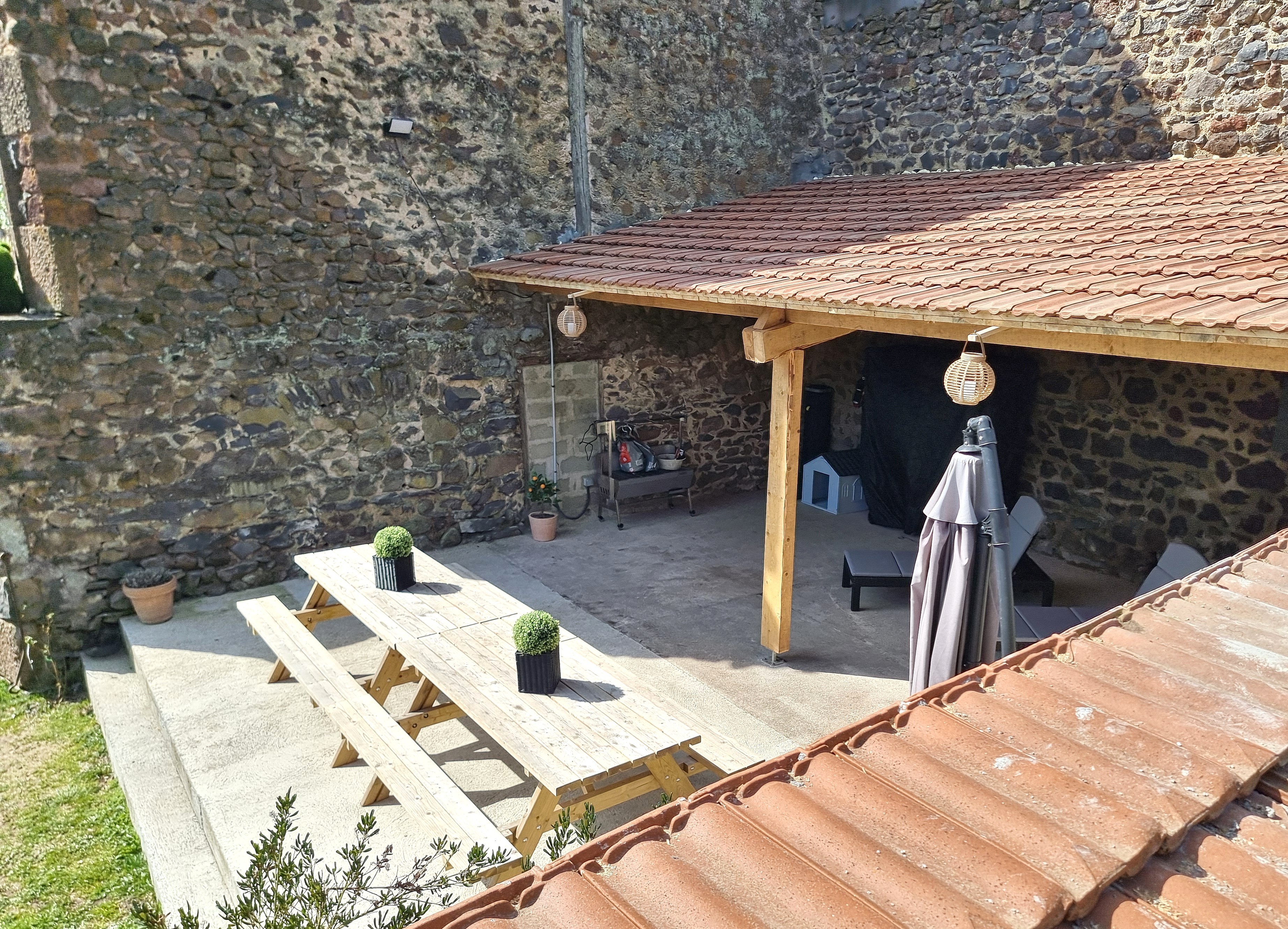 Landscaped terrace