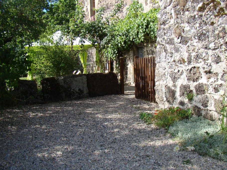 Emplacement parking devant le gîtr