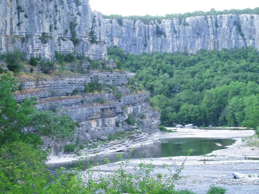 Cirque de Gens à Chauzon