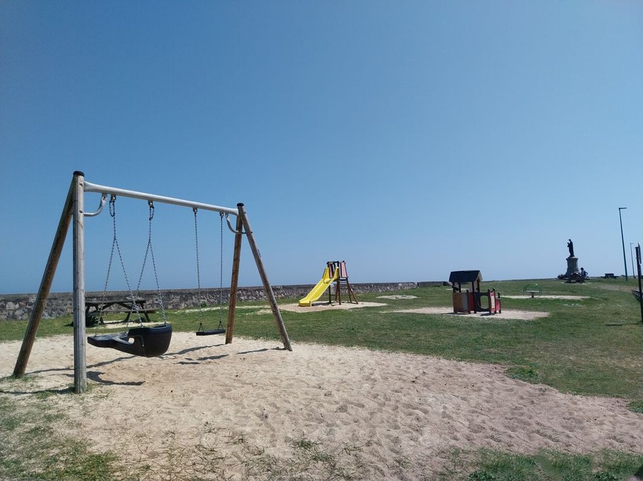 Aire de jeux à 400m des gîtes