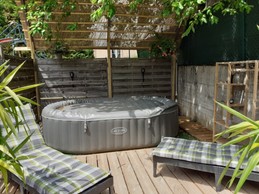 Terrasse, jacuzzi privé - Appartement tout confort avec jacuzzi à Plainfaing