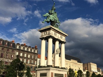 Gite Les Châtaignes - Volvic - Puy de Dome - Clermont-Ferrand