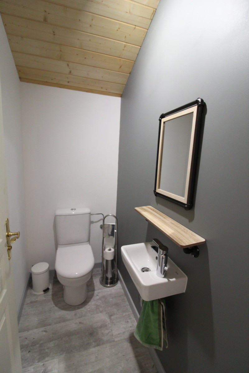 WC indépendant proche chambres