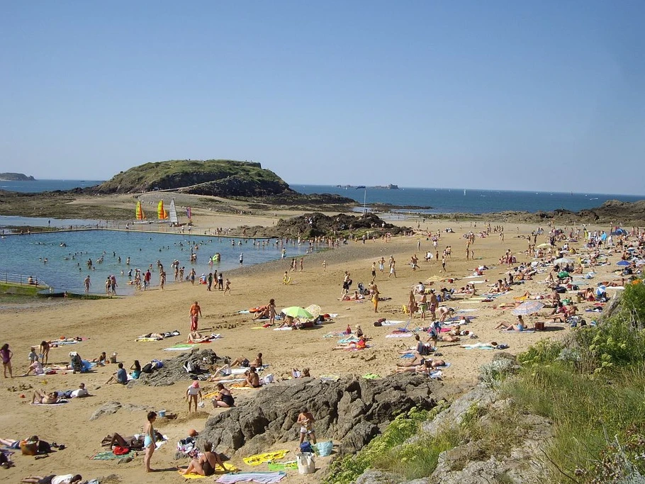 La Grand Bé et la Plage de Bon Secours à Saint-Malo intra-muros.
Crédits photo : ADT 35 MARET-Marina
