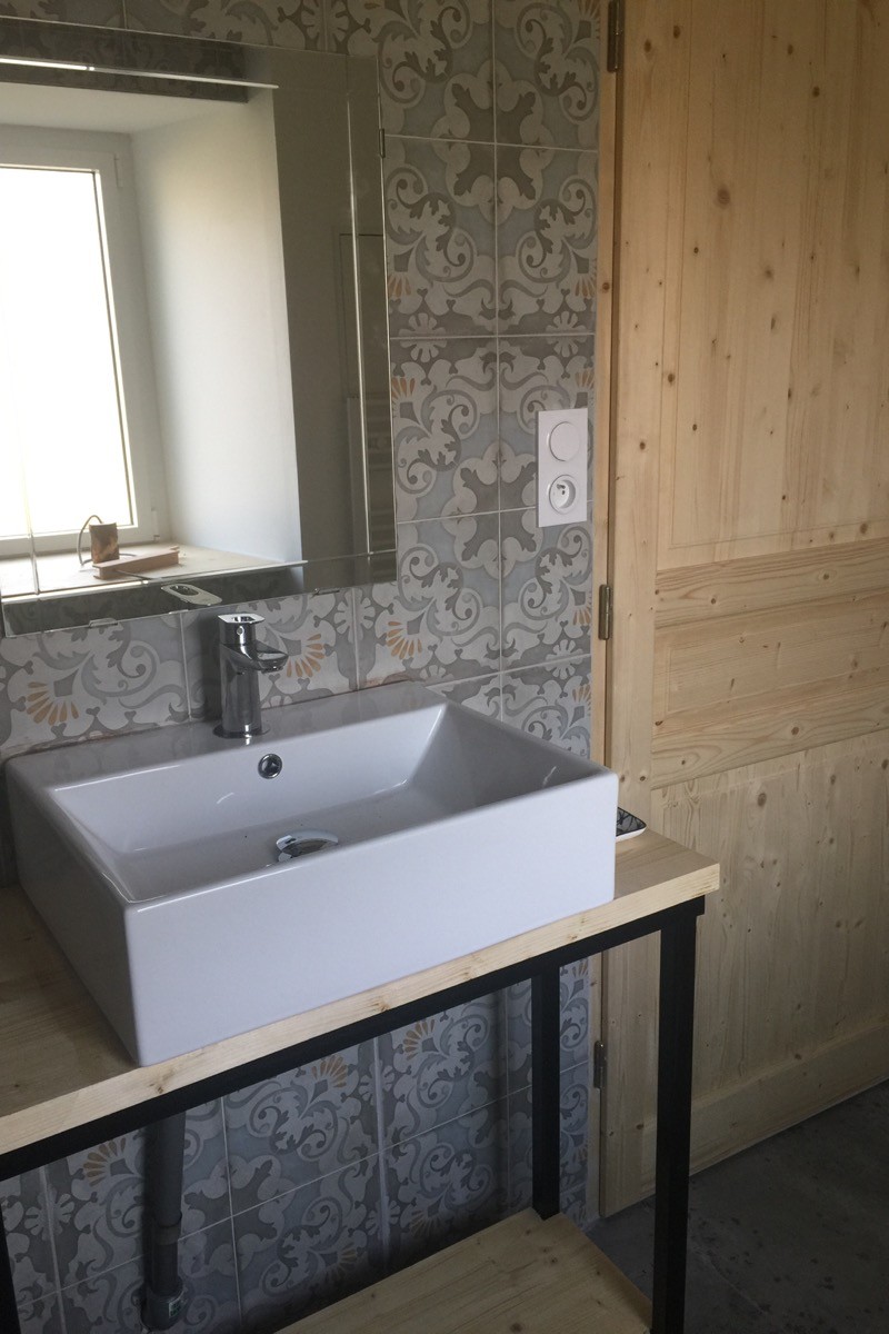 Salle de bain rez de chaussée - La source