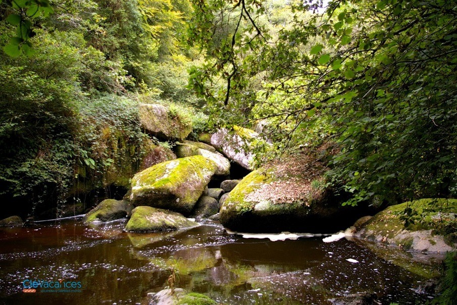 Clévacances, les Gorges de Toul-Goulic (Côtes d'Armor) à 50 kms