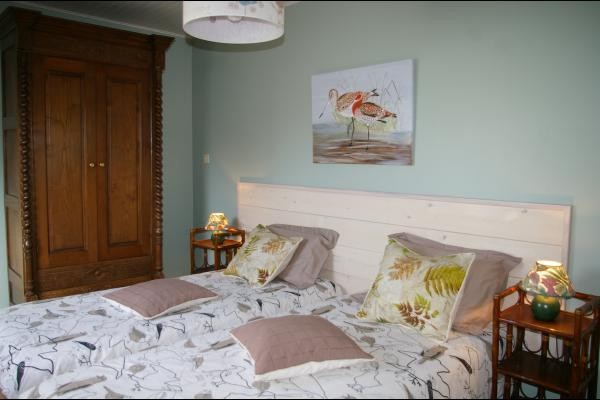 Chambre Mer- Maison de village de caractère , dans jardin  magnifique, près de la mer. 6 pers.