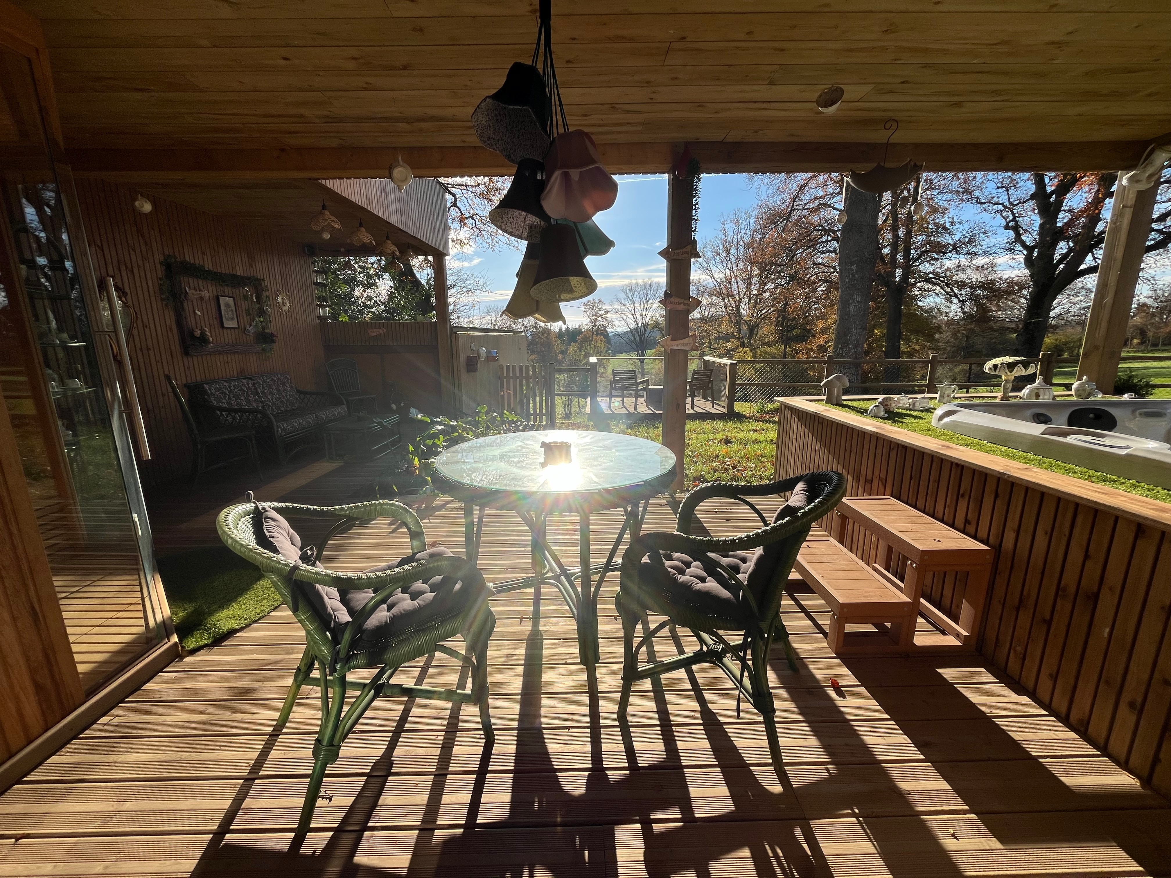 Le terrier aux merveilles Menil Hubert Location de vacances insolite terrasse vue plaine