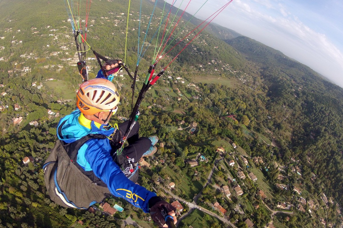 DELTA A 15MN et NOMBREUX SPORTS AUTOUR DU GITE: rando nage cannyoning voile planche a voile plongee peche...