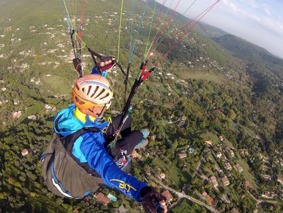 DELTA A 15MN et NOMBREUX SPORTS AUTOUR DU GITE: rando nage cannyoning voile planche a voile plongee peche...