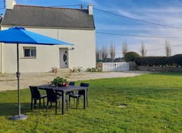 cour intérieure privée et jardin clos 300m2 pelouse