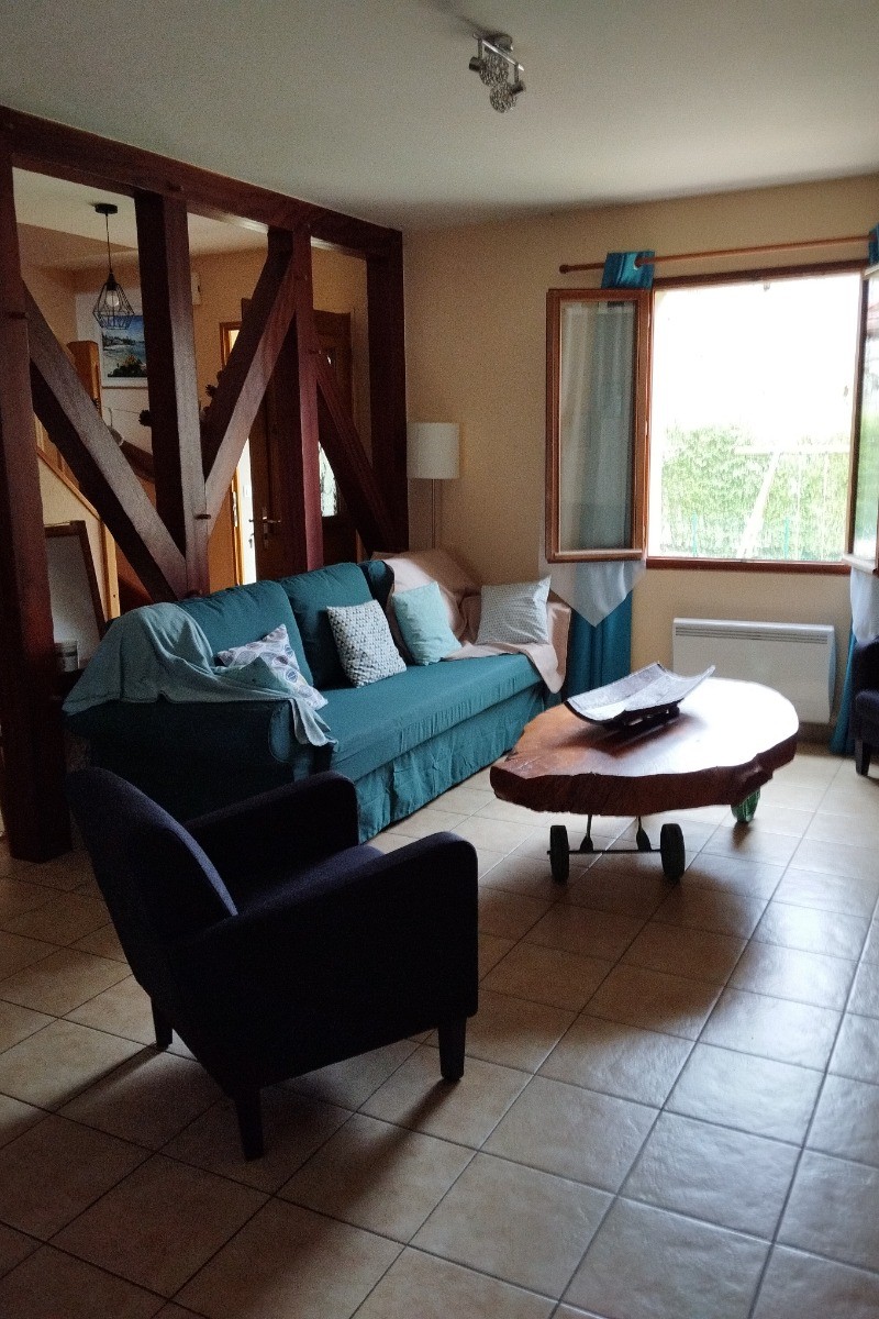 salon avec canapé lit