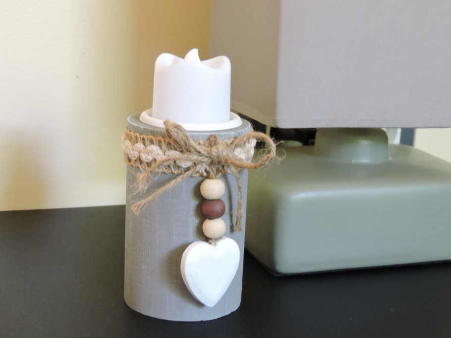 Détail déco ;)  Avec de jolies bougies (leds) esprit nature