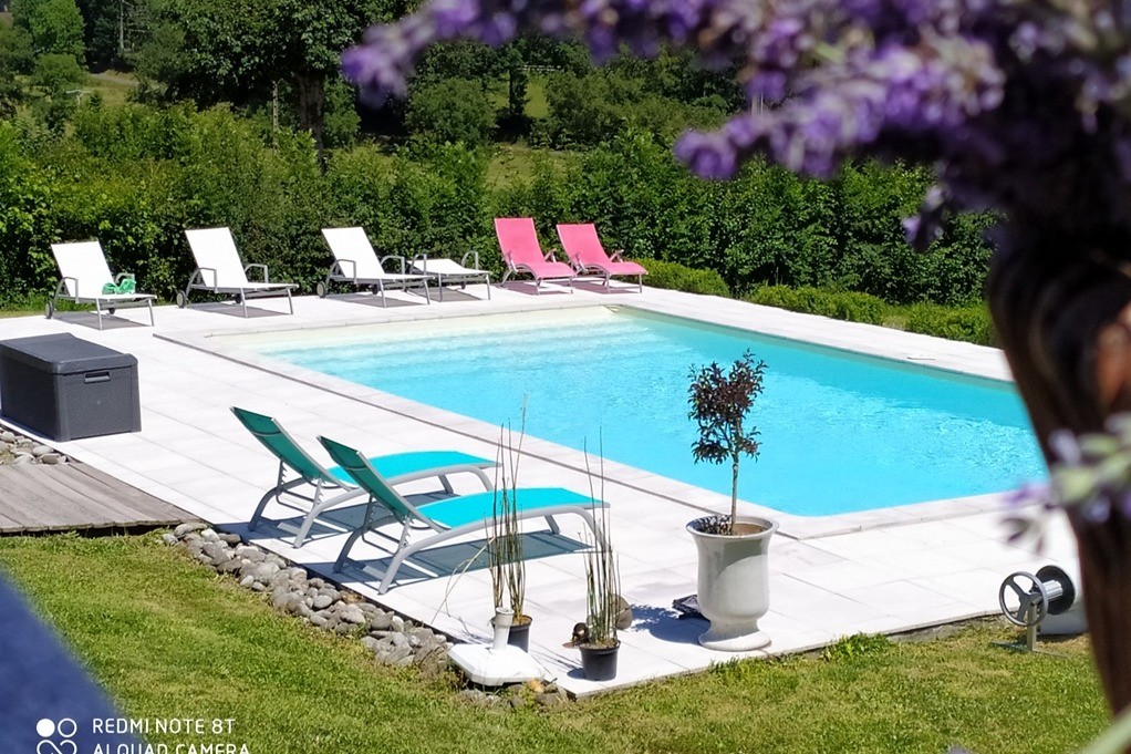 Piscine 5m x 10 m plages et bains de soleil
