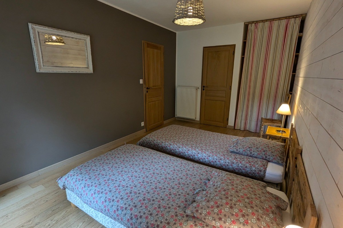 CHAMBRE 1 RDC LIT DOUBLE OU 2 LITS