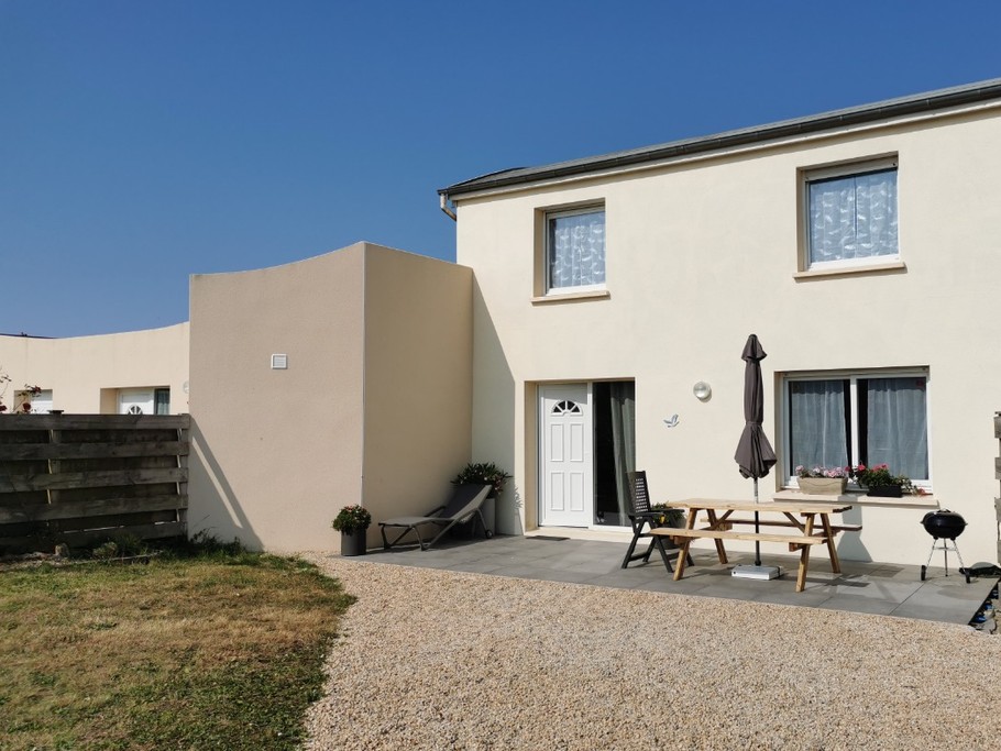 Maison avec jardin et parking privatifs et clos