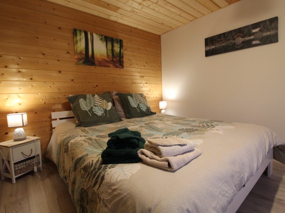 Chambre n°2 (lit 160x200) - Chalet des Sources