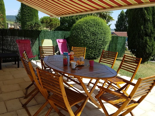 Terrasse pour profiter d'un petit déjeuner en extérieur