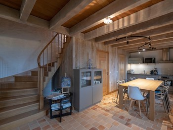 Esapce séjour cuisine toute équipée