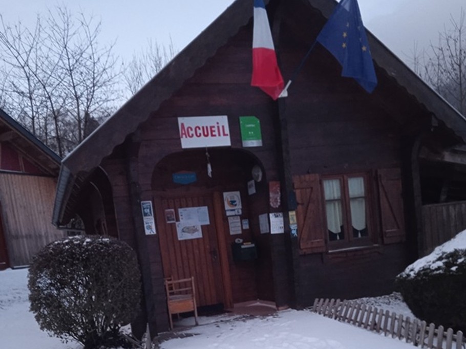 A welcome in the snow