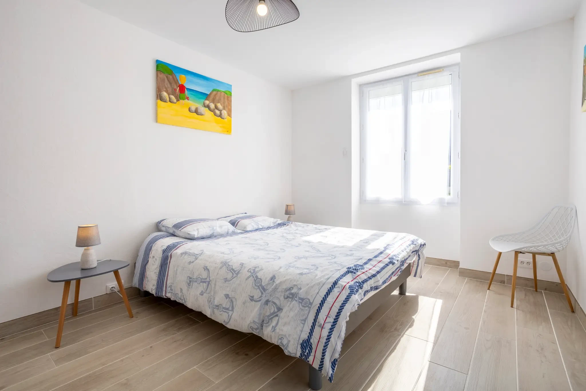 Large bedroom with 160 cm bed
