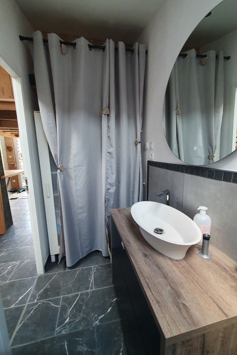 Salle d'eau - Chalet confort "La Casetta" à proximité d'Epinal