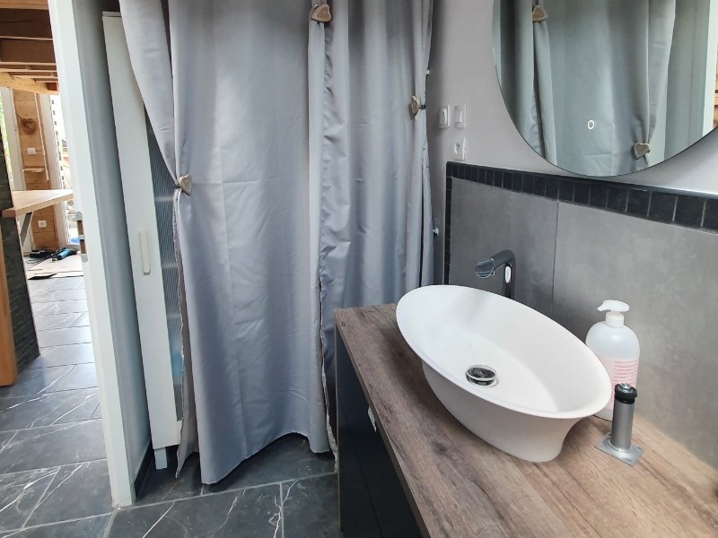 Salle d'eau - Chalet confort "La Casetta" à proximité d'Epinal