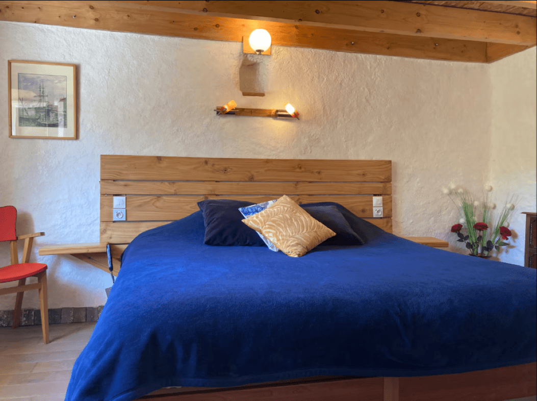 A bedroom on the ground floor 