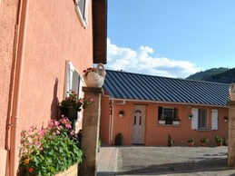 Cour du Gîte "LE JARDIN"